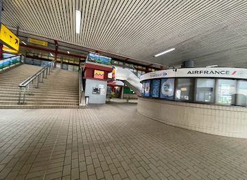 gabon/crystal-mountains-region/shop/leon-mba-libreville-international-airport