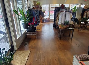 arkansas/fayetteville/shop/grey-dog-vintage-boutique