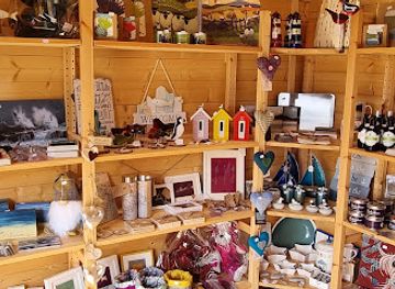 united-kingdom/isle-of-harris/shop/luskentyre-beach-hut