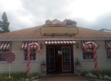 maine/southern-maine-coast/shop/the-sweet-tooth-candy-shoppe