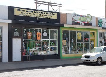 new-mexico/roswell/shop/gus-and-lucy-s-place