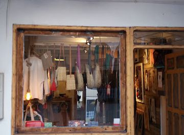 morocco/essaouira/shop/nika-vintage-second-hand