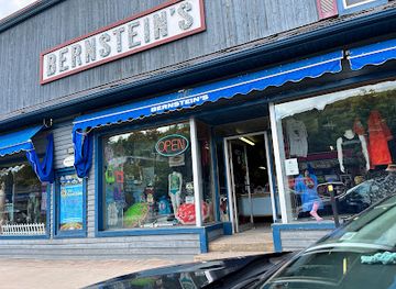 canada/haliburton-highlands/shop/bernstein-s-general-store-inc