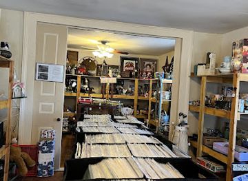 wisconsin/southwest-wisconsin/shop/true-vine-antiques-finds