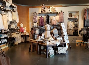 virginia/charlottesville/shop/altar-d-state-shops-at-stonefield