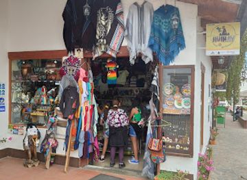 ecuador/andean-highlands/shop/local-95a-huinay