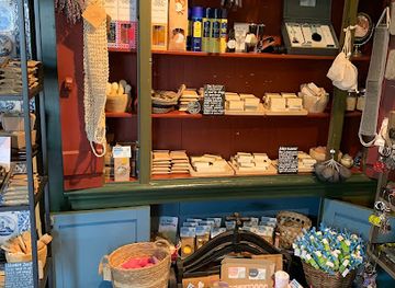 netherlands/zaanse-schans/shop/zeepziederij-zaanse-schans