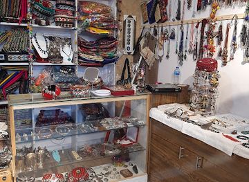pakistan/northern-areas/shop/hunza-jewels-crafts