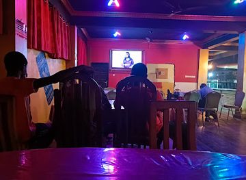 ghana/cape-three-points/shop/hutchland-city-red-dot