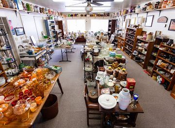 california/central-california/shop/grandma-s-antiques