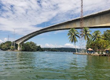guatemala/rio-dulce/shop/puente-de-rio-dulce