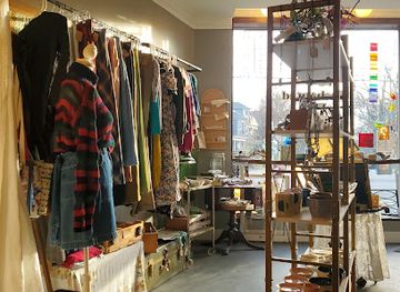 kentucky/louisville/shop/enchanted-elm-art-gifts