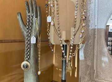 virginia/virginia-beach/shop/french-twist-boutique