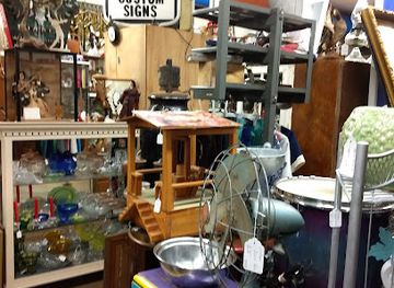 south-carolina/table-rock-state-park/shop/finder-s-keepers-antiques-collectibles