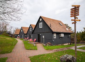 canada/gulf-islands-national-park-reserve/shop/the-chalets-on-lake-muskoka