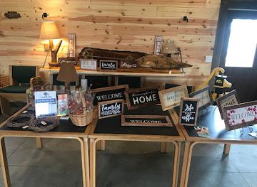 iowa/council-bluffs/shop/the-swallows-nest-jayna-s-country-store-gardens