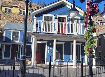 colorado/central-colorado/shop/the-woodbury-apothecary