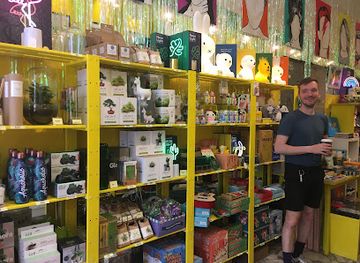 belgium/brussels/shop/present