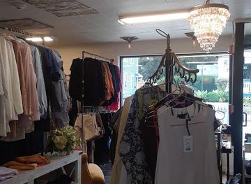 rhode-island/east-greenwich/shop/velvet-beret-boutique-consignment