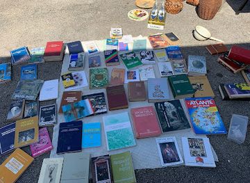 croatia/dubrovnik/shop/antiques-street-market-lapad