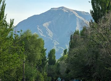 kazakhstan/bartogay-lake/shop/magazin