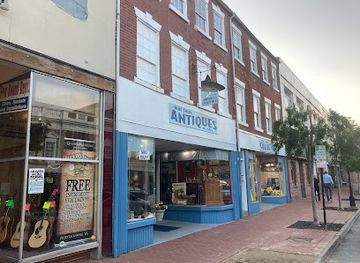 virginia/fredericksburg/shop/blue-shark-antiques-collectibles