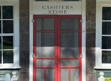 south-carolina/lake-jocassee/shop/the-cashiers-store