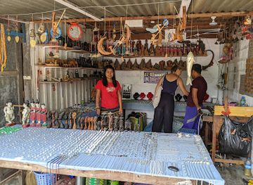 myanmar-burma/inle-lake/shop/ei-ei-silver-shop