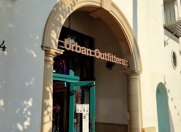 california/santa-barbara/shop/urban-outfitters