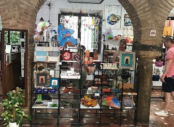 spain/cordoba/la-juderia/shop/zoco-municipal-de-artesania