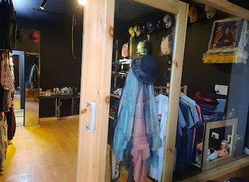 india/ladakh/shop/ladakh-closet
