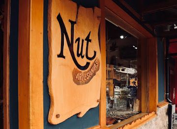 argentina/san-martin-de-los-andes/shop/nut-artesanias