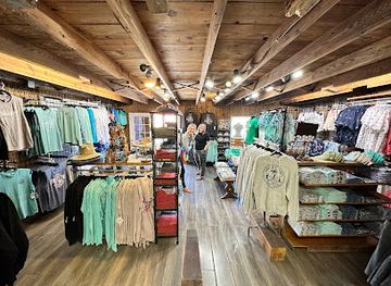 florida/st-petersburg-beach/shop/freaky-tiki-surf-shack