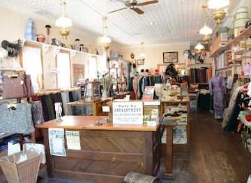 iowa/great-river-road/shop/river-junction-trade-co