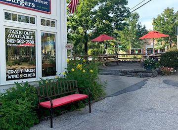 vermont/mount-equinox/shop/manchester-square-shopping-center