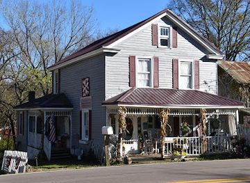 missouri/johnson-s-shut-ins-state-park/shop/shabby-chic-painted-rooster
