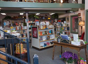 washington/lake-chelan/shop/riverwalk-books