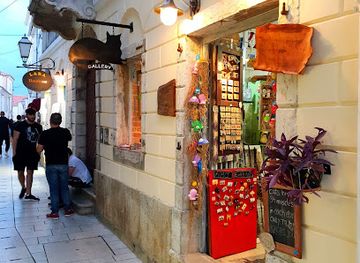 croatia/krk-island/shop/art-gallery-and-souvenir-shop-micek