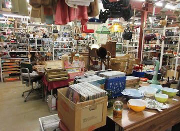 illinois/rock-river-valley/shop/east-state-antique-mall