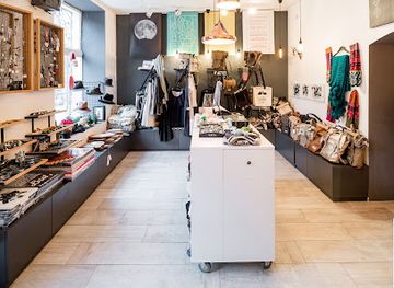 bosnia-and-herzegovina/sarajevo/shop/bazerdzan-bascarsija-concept-store-fashion-souvenir-gift-shop