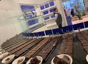 kuwait/al-shaheed-park/shop/centho-chocolates