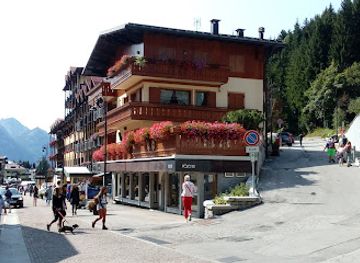 italy/madonna-di-campiglio/shop/onside-snowboard-shop