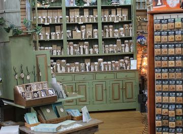 Country Barn Gift Shop & Photo Park