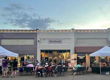 mississippi/the-pontotoc-ridge/shop/bookends-community-crafts-chaos