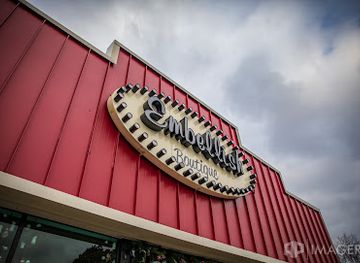 kentucky/owensboro/shop/embellish-boutique