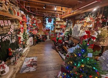 tennessee/great-smoky-mountains/shop/santa-s-claus-et
