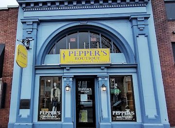 michigan/charlevoix/shop/pepper-s-boutique-mi