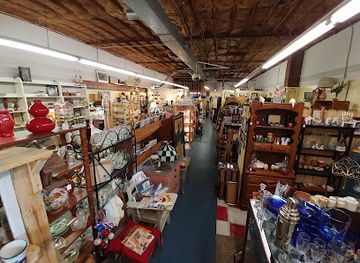 north-carolina/boone/shop/antiques-on-howard