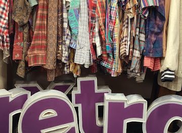 indiana/indianapolis/shop/notorious-vintage-inside-market-vintage