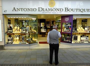 gibraltar/upper-rock-nature-reserve/shop/antonio-diamond-boutique